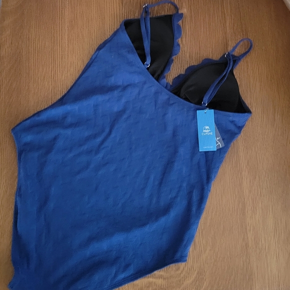Cupshe Scalloped V-neck One Piece Swimsuit- navy - Picture 10 of 13